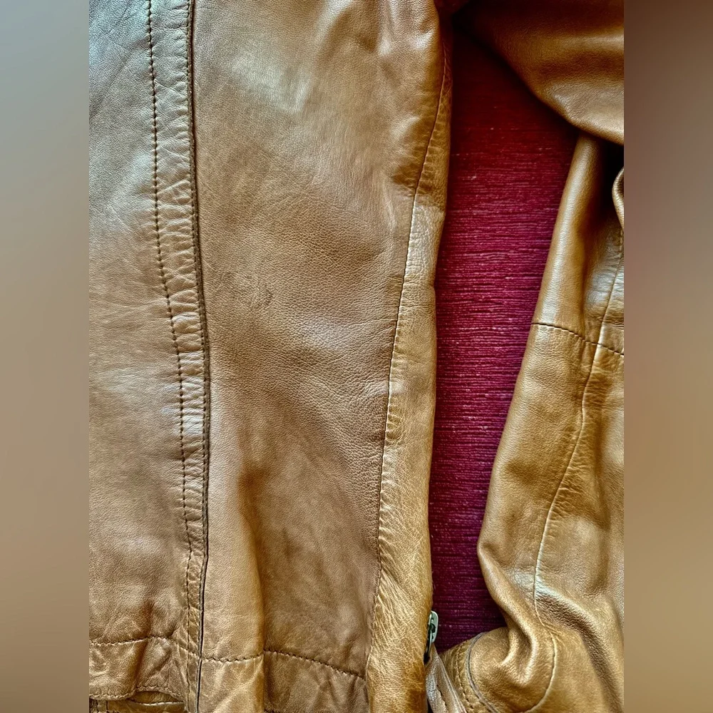 Danier Light Brown Leather Jacket with Floral Lining - Picture 4 of 6